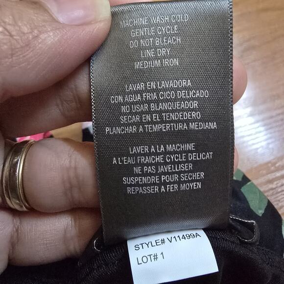 Vince Camuto Women's‎ Sz 6 Floral Plunge Halter One Piece Swim Suit Resort Beach - Picture 5 of 7